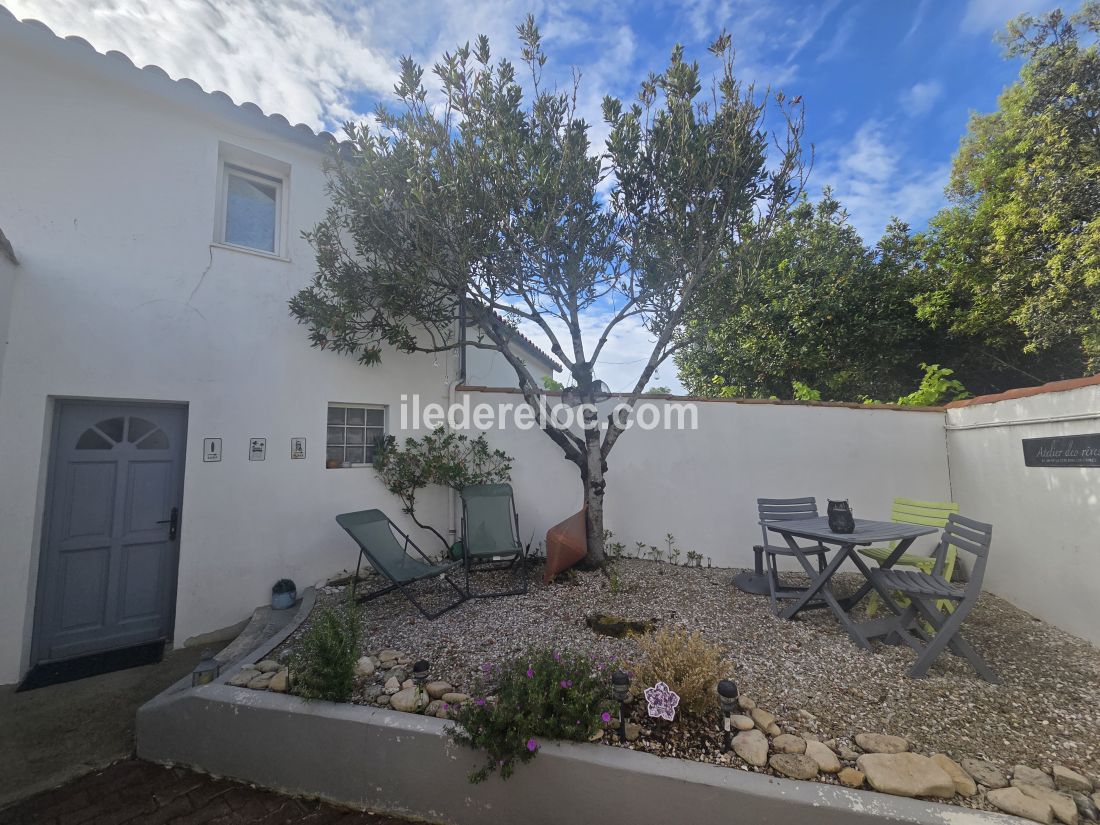 Photo 22: An accomodation located in La Couarde-sur-mer on ile de R&eacute;.