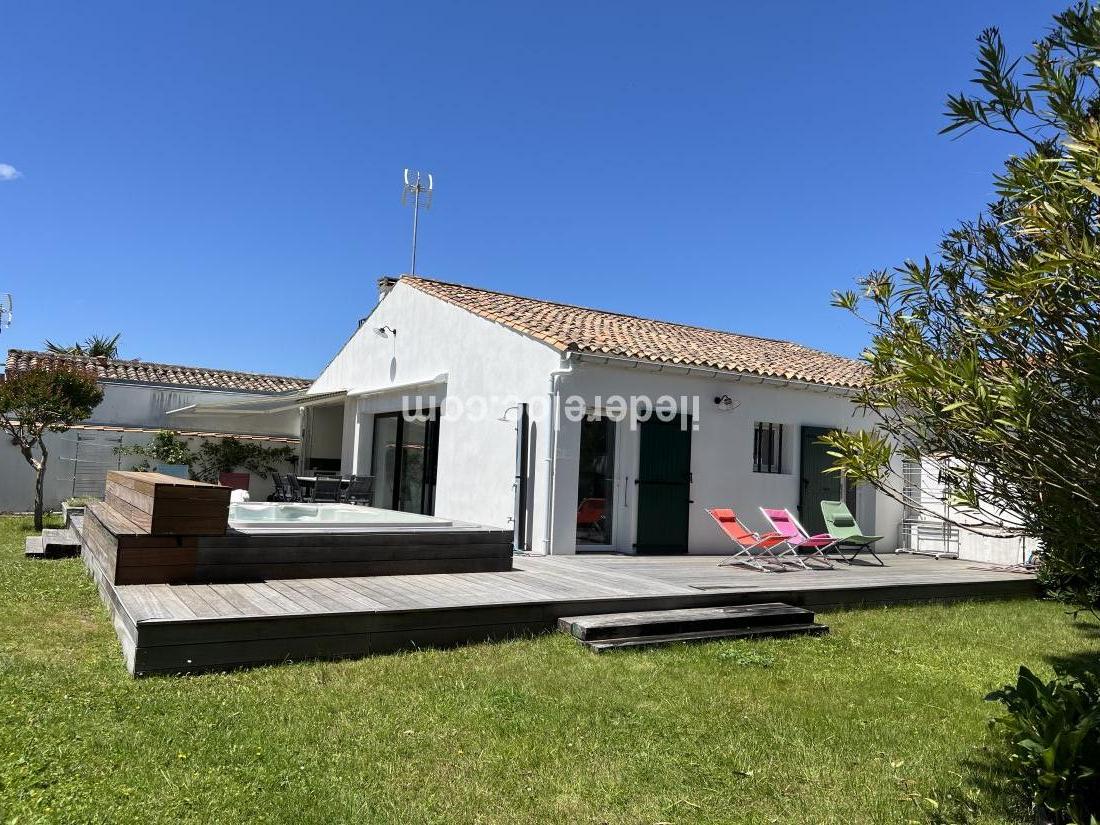 Photo 13: An accomodation located in Le Bois-Plage-en-Ré on ile de Ré.