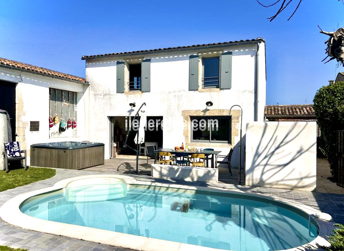 Photo 7: An accomodation located in La Flotte-en-R&eacute; on ile de R&eacute;.