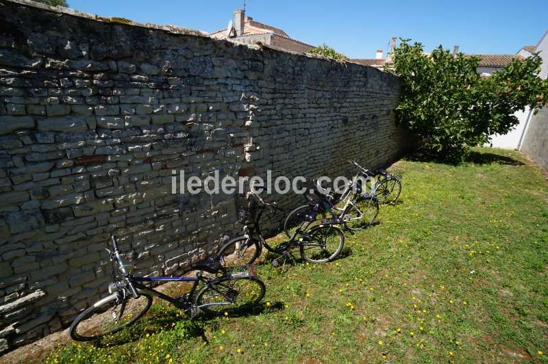 Photo 2: An accomodation located in La Flotte-en-Ré on ile de Ré.