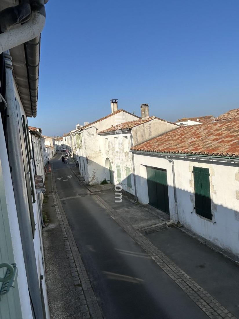 Photo 11: An accomodation located in Le Bois-Plage-en-Ré on ile de Ré.