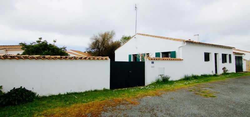 Photo 11: An accomodation located in La Couarde-sur-mer on ile de Ré.