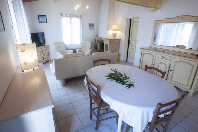 Photo 2: An accomodation located in La Couarde-sur-mer on ile de Ré.