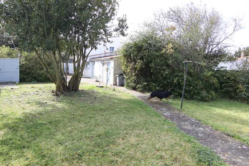 Photo 7: An accomodation located in Le Bois-Plage-en-Ré on ile de Ré.