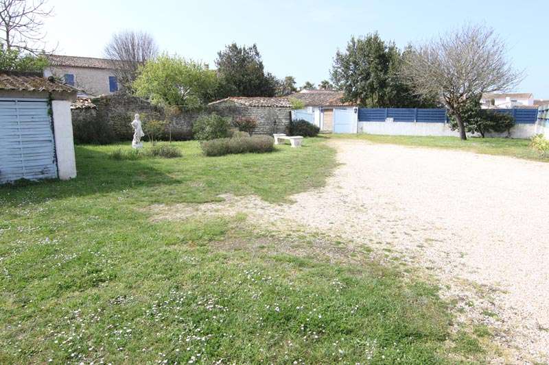 Photo 6: An accomodation located in Le Bois-Plage-en-Ré on ile de Ré.