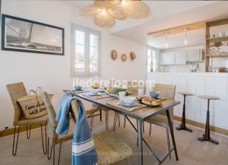 Ile de Ré:Exceptional location facing the sea and the harbor master's office