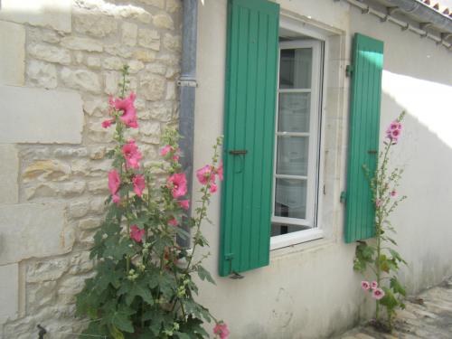 Photo 16: An accomodation located in La Flotte-en-Ré on ile de Ré.