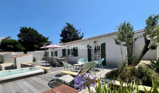 Ile de Ré:House in exceptional location 20m from the beach - 850m center with spa