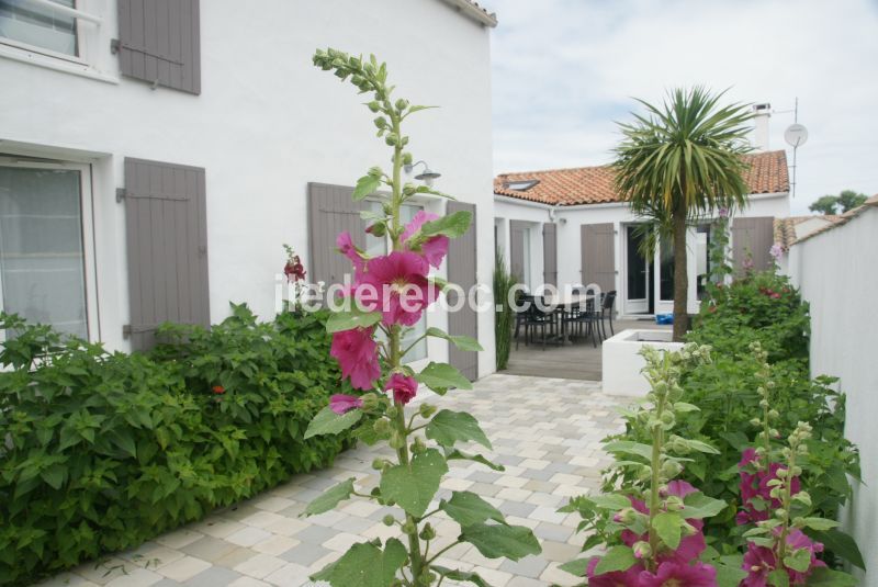 Photo 1: An accomodation located in Le Bois-Plage-en-Ré on ile de Ré.