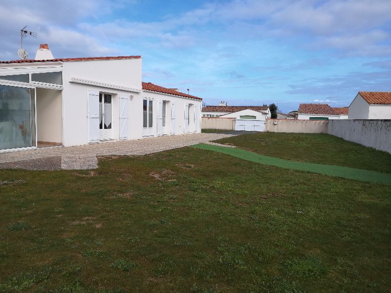 Photo 16: An accomodation located in Le Bois-Plage-en-Ré on ile de Ré.