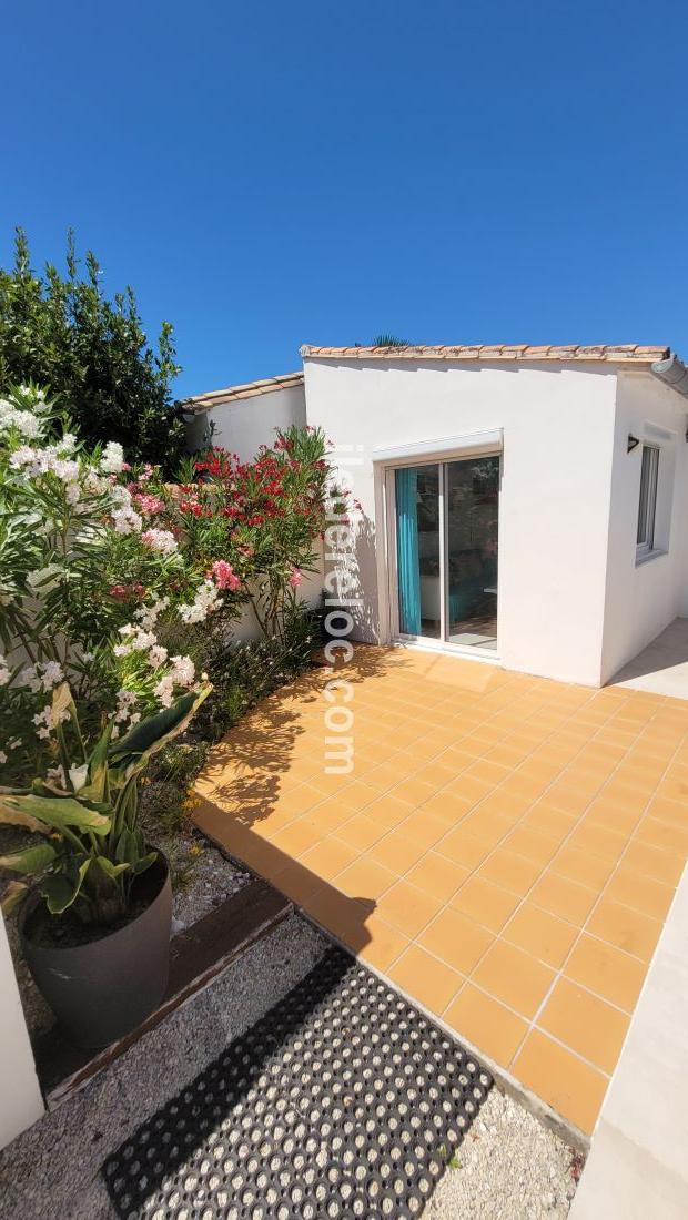 Photo 8: An accomodation located in Les Portes-en-R&eacute; on ile de R&eacute;.