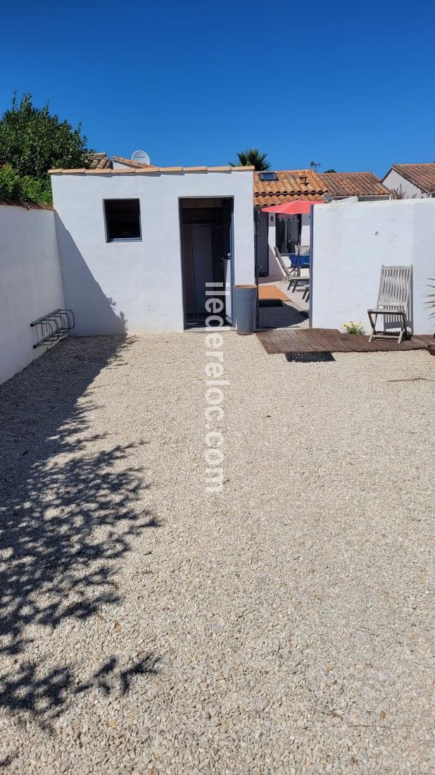 Photo 7: An accomodation located in Les Portes-en-R&eacute; on ile de R&eacute;.