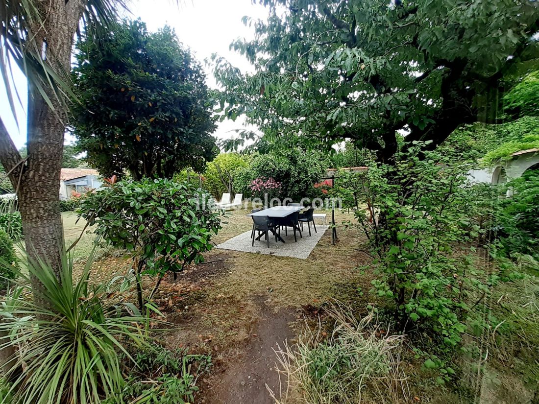 Photo 8: An accomodation located in Saint-Martin-de-Ré on ile de Ré.