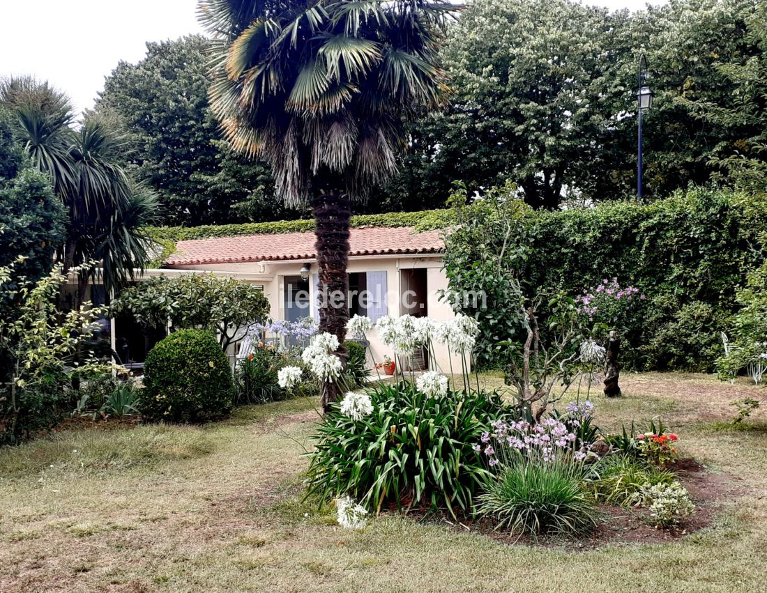 Photo 11: An accomodation located in Saint-Martin-de-Ré on ile de Ré.