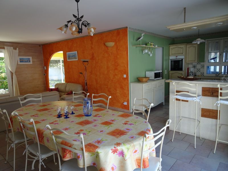 Photo 5: An accomodation located in Sainte-Marie-de-Ré on ile de Ré.