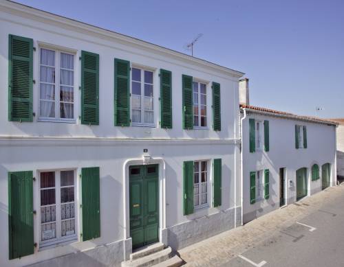 Photo 5: An accomodation located in Sainte-Marie-de-Ré on ile de Ré.