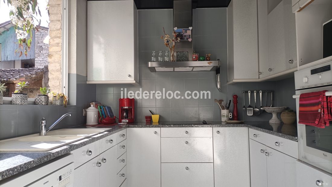 Photo 12: An accomodation located in Sainte-Marie-de-R&eacute; on ile de R&eacute;.