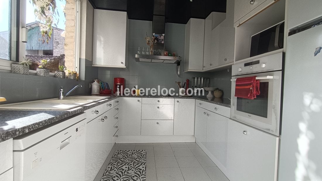 Photo 11: An accomodation located in Sainte-Marie-de-R&eacute; on ile de R&eacute;.