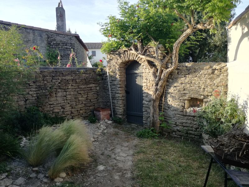 Photo 12: An accomodation located in Les Portes-en-Ré on ile de Ré.