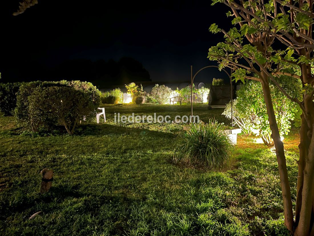 Photo 6: An accomodation located in Saint-Martin-de-Ré on ile de Ré.