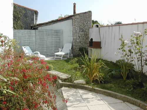 Photo 6: An accomodation located in La Flotte-en-Ré on ile de Ré.