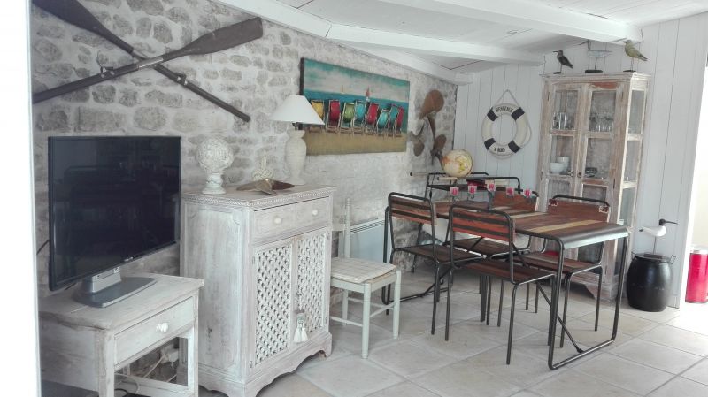 Photo 5: An accomodation located in Saint-Martin-de-Ré on ile de Ré.