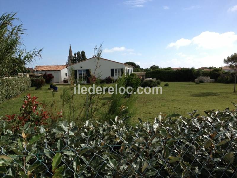 Photo 6: An accomodation located in Sainte-Marie-de-Ré on ile de Ré.