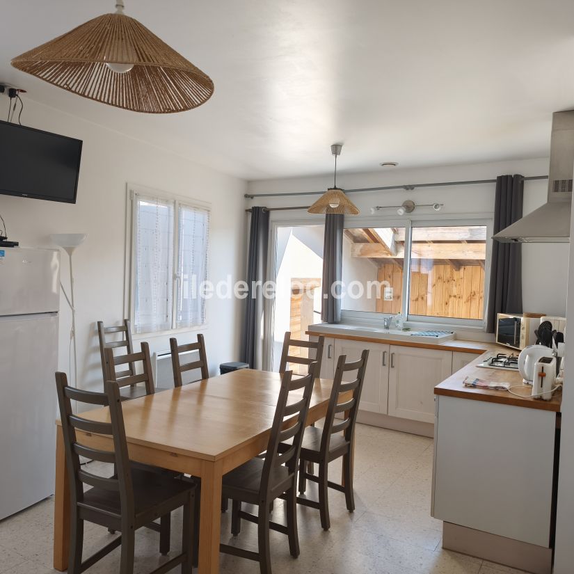 Photo 5: An accomodation located in Le Bois-Plage-en-R&eacute; on ile de R&eacute;.