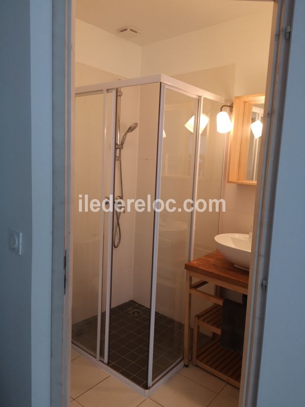 Photo 4: An accomodation located in Le Bois-Plage-en-R&eacute; on ile de R&eacute;.