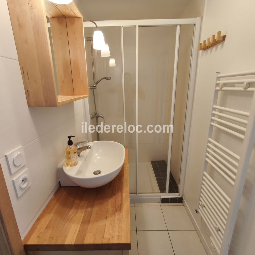 Photo 9: An accomodation located in Le Bois-Plage-en-R&eacute; on ile de R&eacute;.