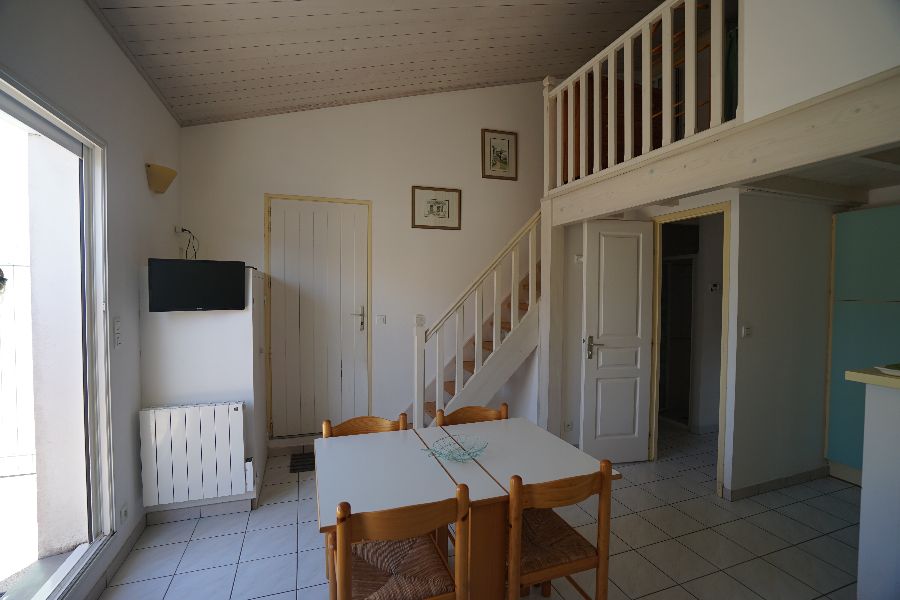 Photo 7: An accomodation located in La Couarde-sur-mer on ile de Ré.