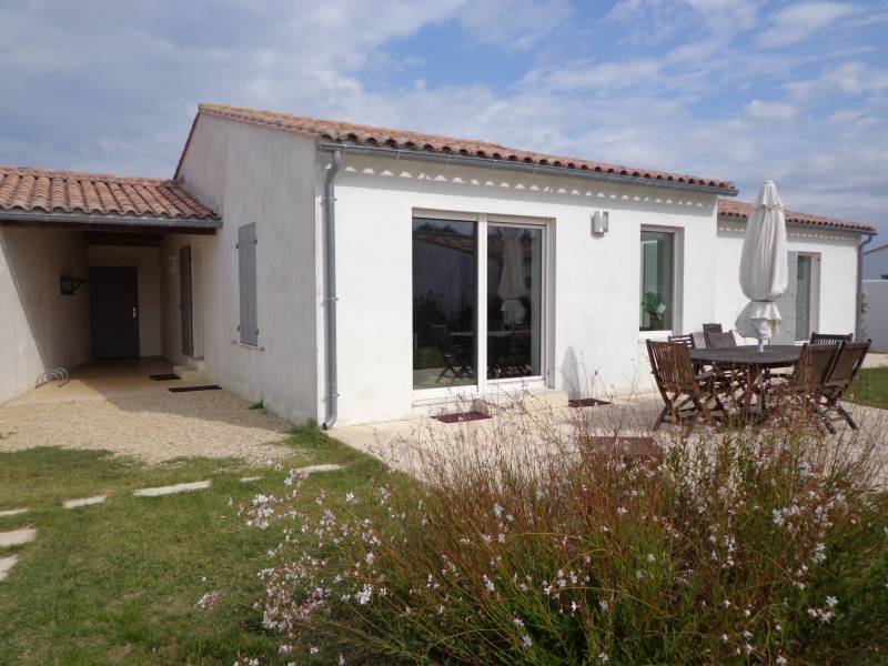 Photo 8: An accomodation located in La Couarde-sur-mer on ile de Ré.