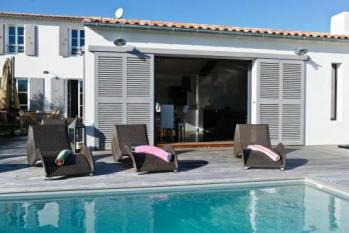 Ile de Ré:Villa grand standing 9 people pool heated spa