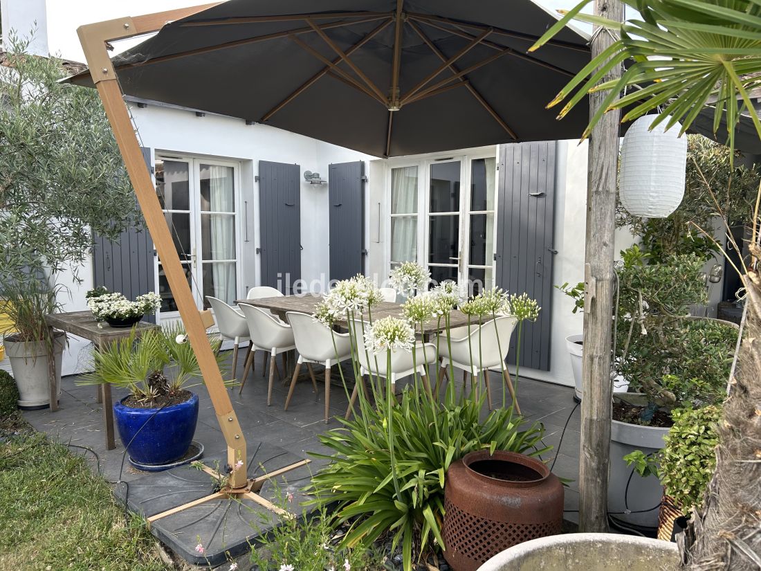 Photo 8: An accomodation located in La Couarde-sur-mer on ile de Ré.