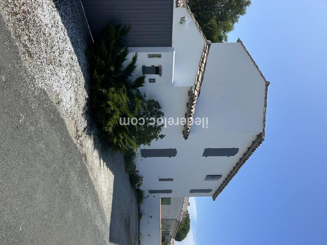 Photo 32: An accomodation located in La Couarde-sur-mer on ile de Ré.