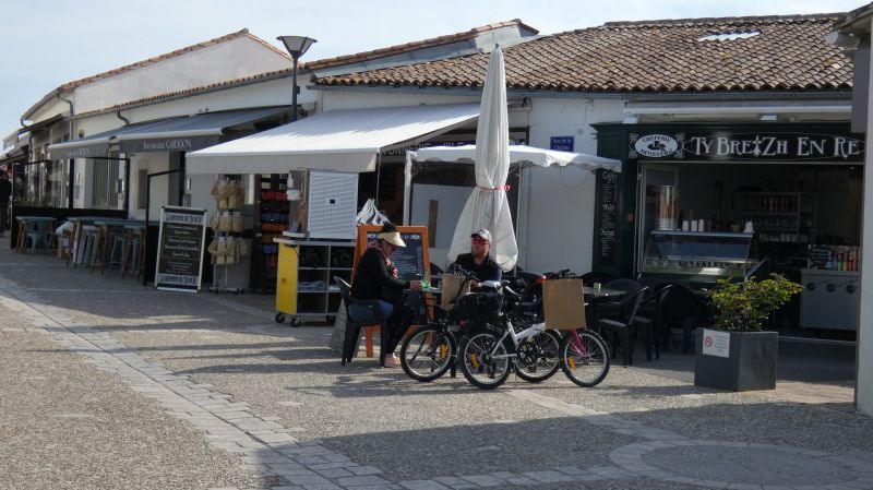 Photo 17: An accomodation located in Le Bois-Plage-en-Ré on ile de Ré.