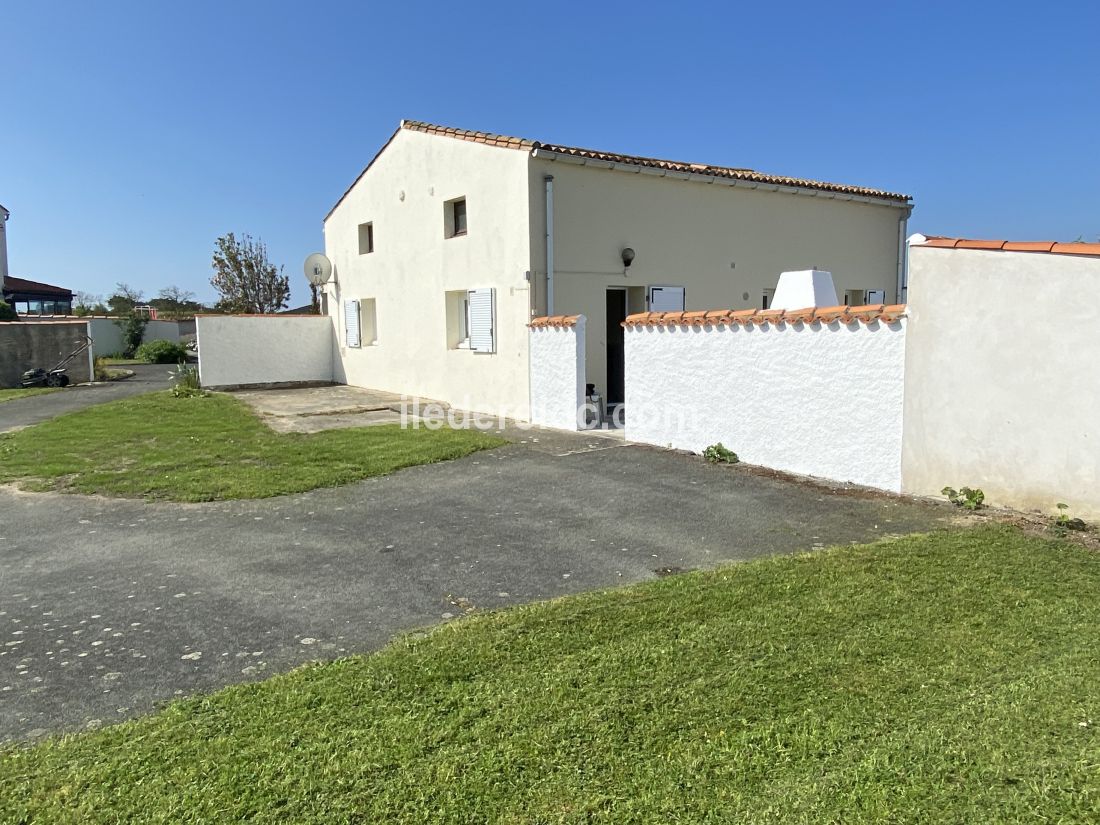 Photo 12: An accomodation located in Le Bois-Plage-en-Ré on ile de Ré.