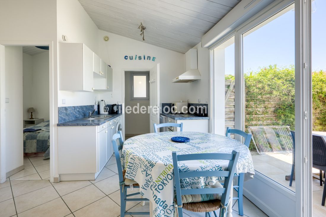 Photo 6: An accomodation located in La Flotte-en-R&eacute; on ile de R&eacute;.