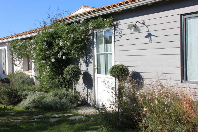 Photo 7: An accomodation located in La Flotte-en-Ré on ile de Ré.