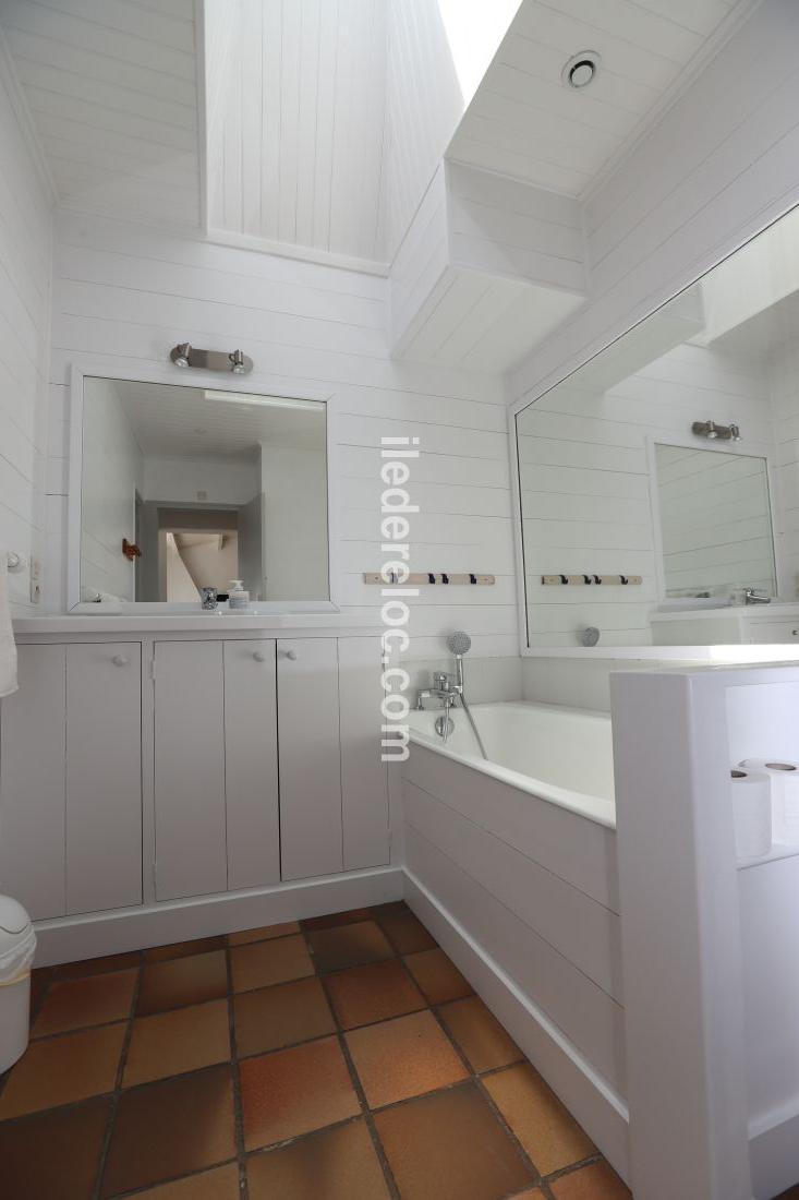 Photo 8: An accomodation located in Les Portes-en-Ré on ile de Ré.