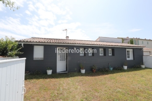 Ile de Ré:3 bedroom house with walled garden 250 m from the beach