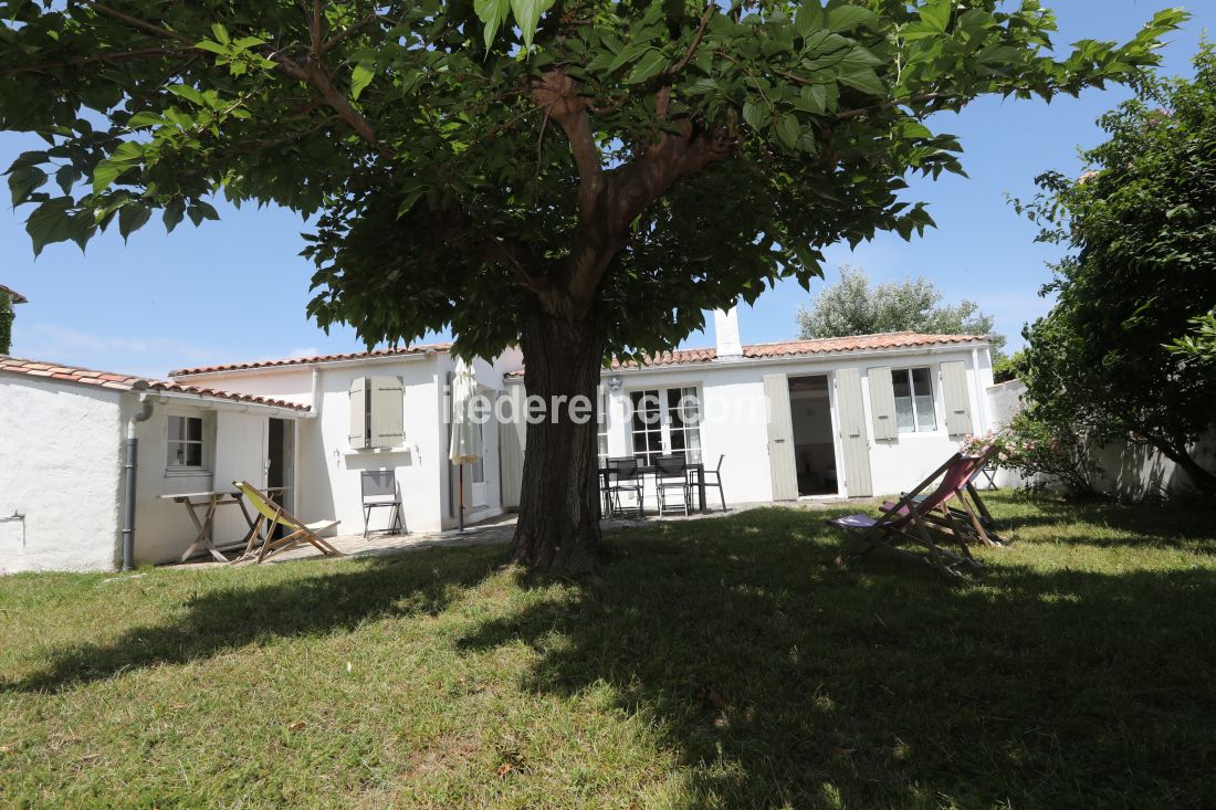 Photo 10: An accomodation located in Les Portes-en-Ré on ile de Ré.