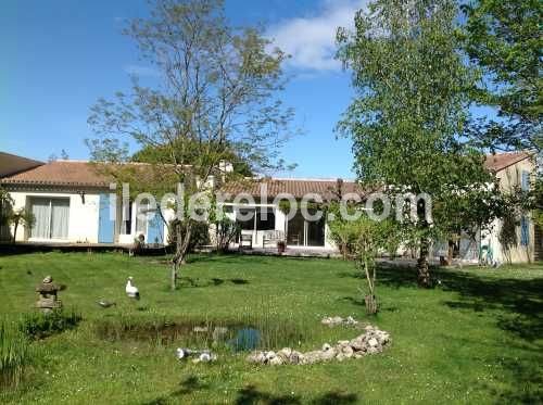 Photo 4: An accomodation located in Le Bois-Plage-en-Ré on ile de Ré.