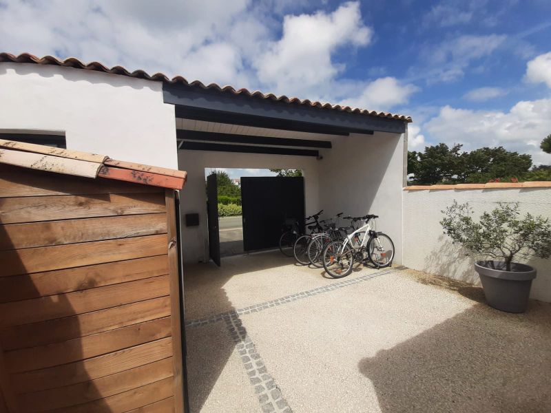 Photo 16: An accomodation located in La Flotte-en-Ré on ile de Ré.