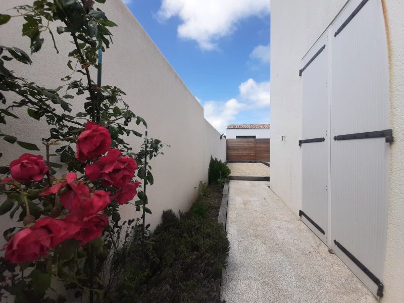 Photo 15: An accomodation located in La Flotte-en-Ré on ile de Ré.