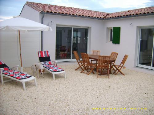 Photo 10: An accomodation located in La Flotte-en-Ré on ile de Ré.