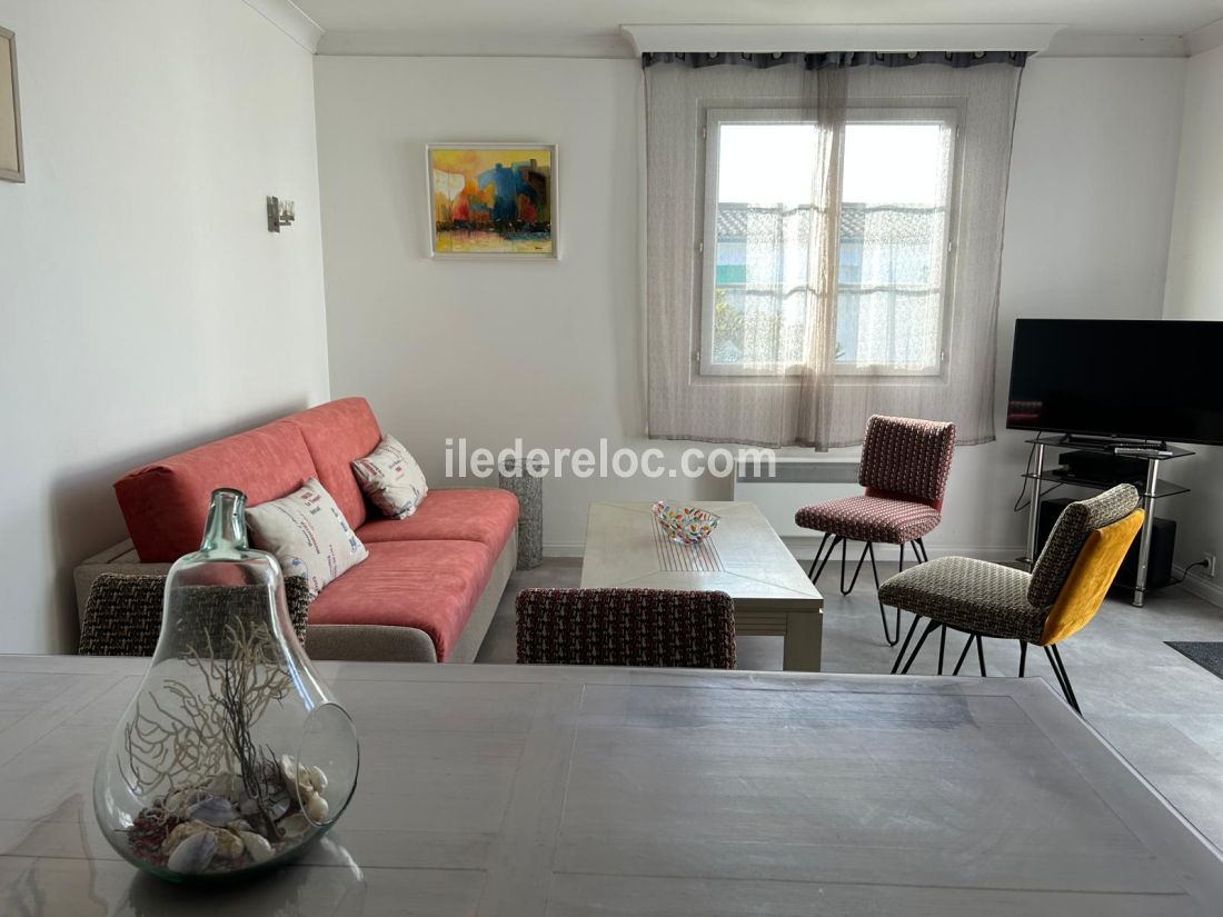 Photo 4: An accomodation located in La Flotte-en-R&eacute; on ile de R&eacute;.