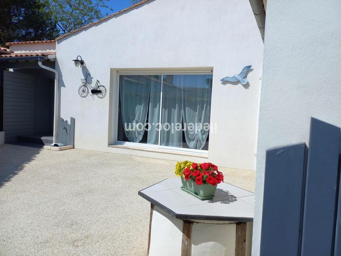 Photo 4: An accomodation located in Le Bois-Plage-en-Ré on ile de Ré.