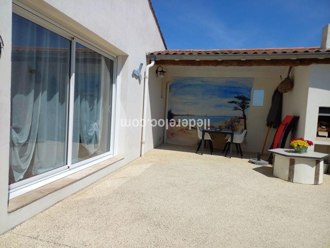Photo 5: An accomodation located in Le Bois-Plage-en-Ré on ile de Ré.