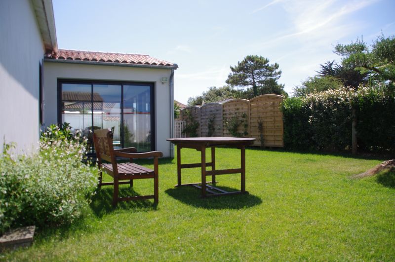 Photo 5: An accomodation located in La Couarde-sur-mer on ile de Ré.